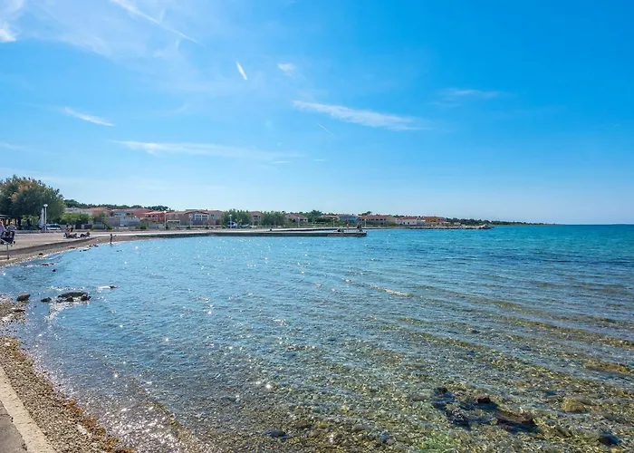 By The Sea - 21812 维尔